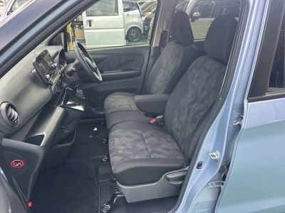 ekクロス(三菱)中古車 前席内装