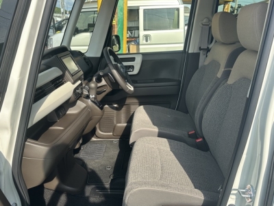 N-BOX(ホンダ)中古車 前席内装