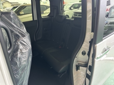 新型N-BOX(ホンダ)届出済未使用車 前席内装