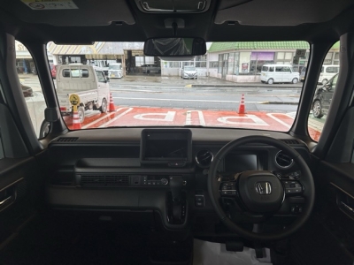 新型N-BOX(ホンダ)届出済未使用車 後席内装