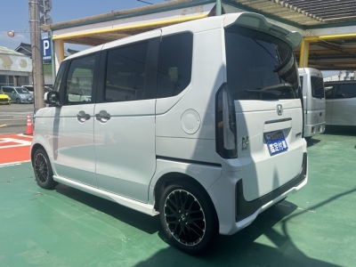 新型N-BOX(ホンダ)届出済未使用車 後方