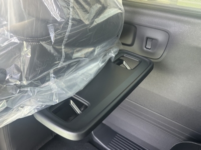 新型N-BOX(ホンダ)届出済未使用車 内外装写真他