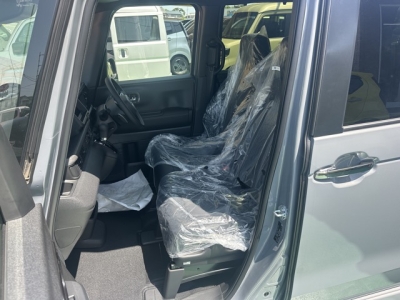新型N-BOX(ホンダ)届出済未使用車 前席内装