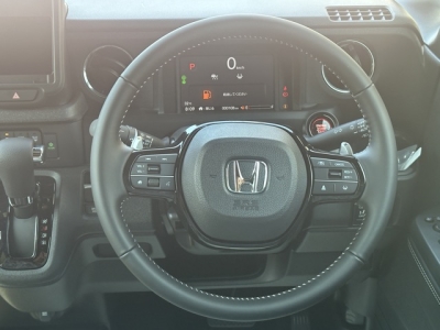 新型N-BOX(ホンダ)届出済未使用車 内外装写真
