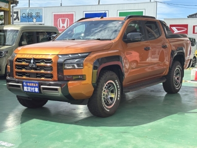 トライトン(三菱)中古車 前方
