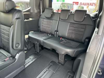 ステップワゴン(ホンダ)登録済未使用車 後席から見た前席