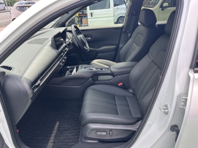 ZR-V (ホンダ)中古車 前席内装