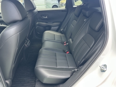 ZR-V (ホンダ)中古車 後席内装
