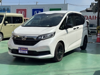 フリード+(ホンダ)中古車 前方