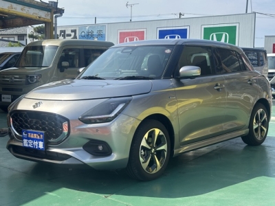 新型スイフト(スズキ)中古車 前方