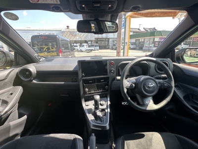 GRヤリス(トヨタ)中古車 後席内装