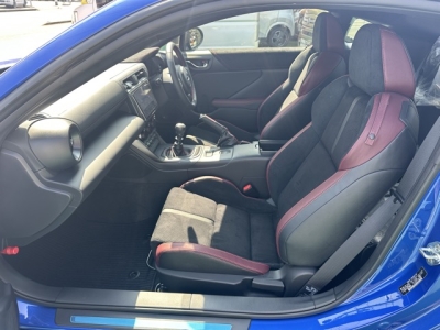 BRZ(スバル)中古車 前席内装