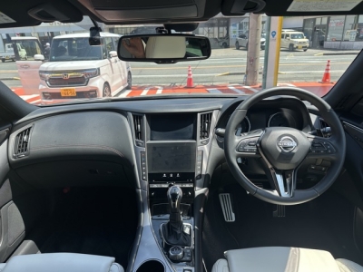 スカイライン(ニッサン)中古車 内外装写真