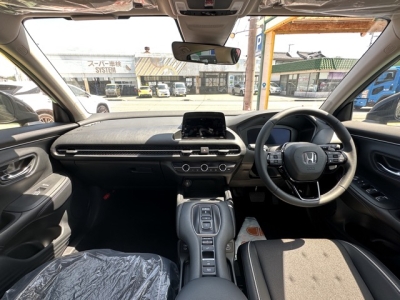 ZR-V(ホンダ)中古車 後席から見た前席