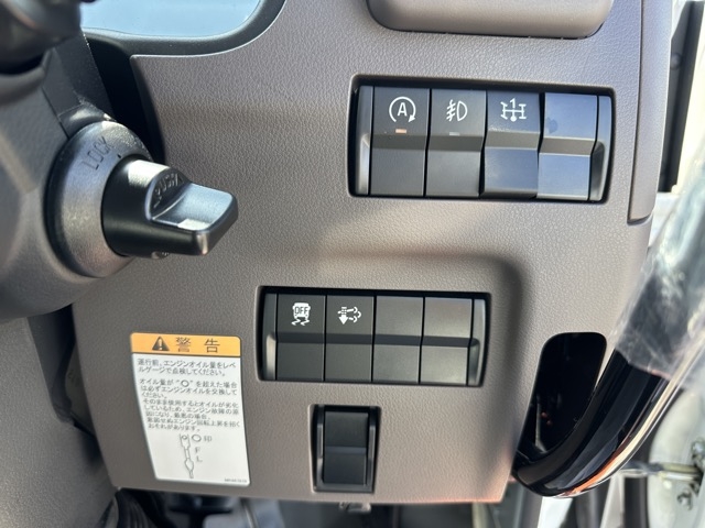 キャンター(三菱)レンタ登録済未使用車 14