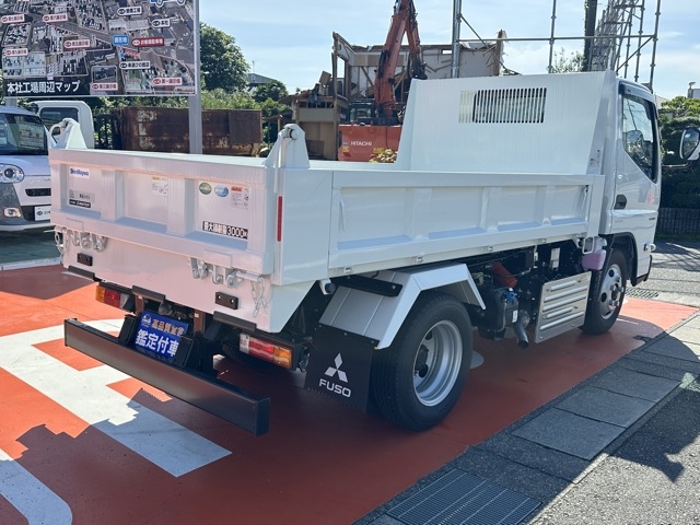 キャンター(三菱)レンタ登録済未使用車 28