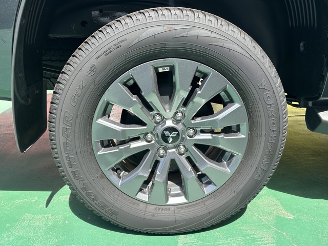 トライトン(三菱)中古車 9