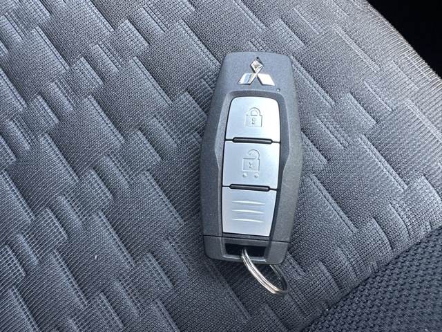 トライトン(三菱)中古車 25