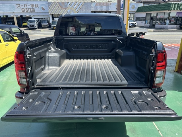 トライトン(三菱)中古車 7