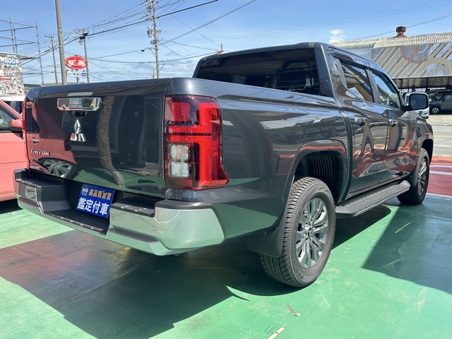 トライトン(三菱)中古車 8