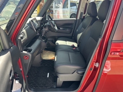 新型ルークス(ニッサン)中古車 前席内装