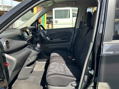 ekクロス(三菱)中古車 前席内装
