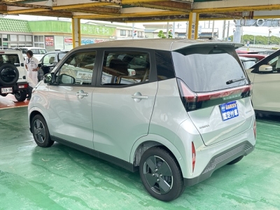 サクラ(ニッサン)中古車 後方