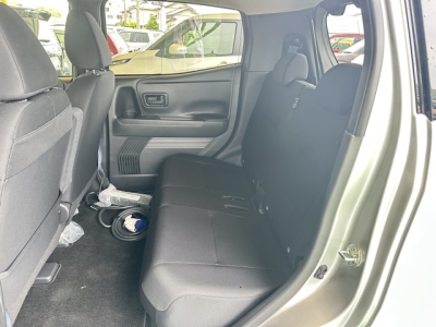 サクラ(ニッサン)中古車 後席内装