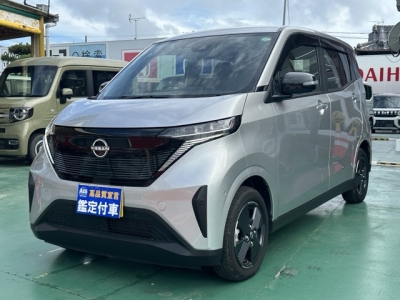 サクラ(ニッサン)中古車 前方