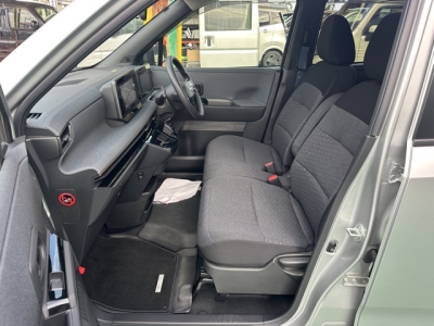 サクラ(ニッサン)中古車 前席内装