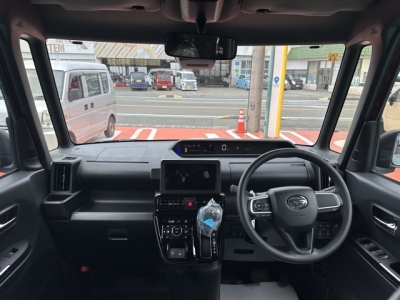 タントカスタム(ダイハツ)中古車 後席から見た前席