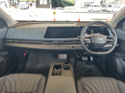アリア(ニッサン)中古車 内外装写真