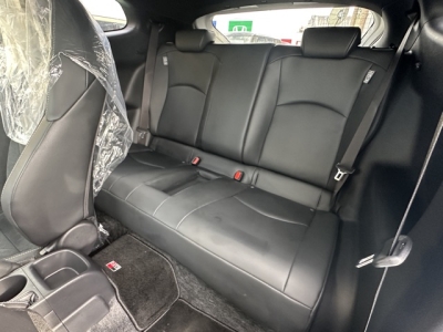 GRヤリス(トヨタ)中古車 後席内装