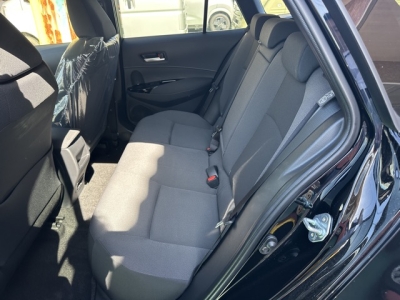 カローラツーリング(トヨタ)登録済未使用車 後席内装