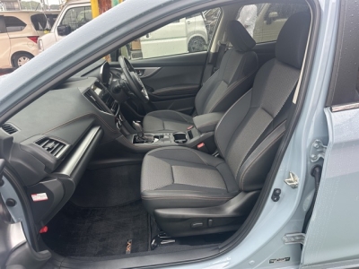 XV(スバル)中古車 前席内装