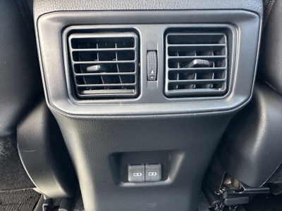ＲＡＶ４(トヨタ)中古車 後席から見た前席