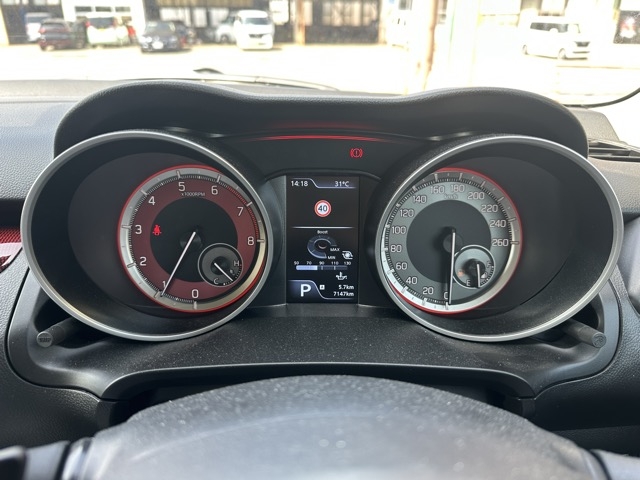 スイフト(スズキ)中古車 16