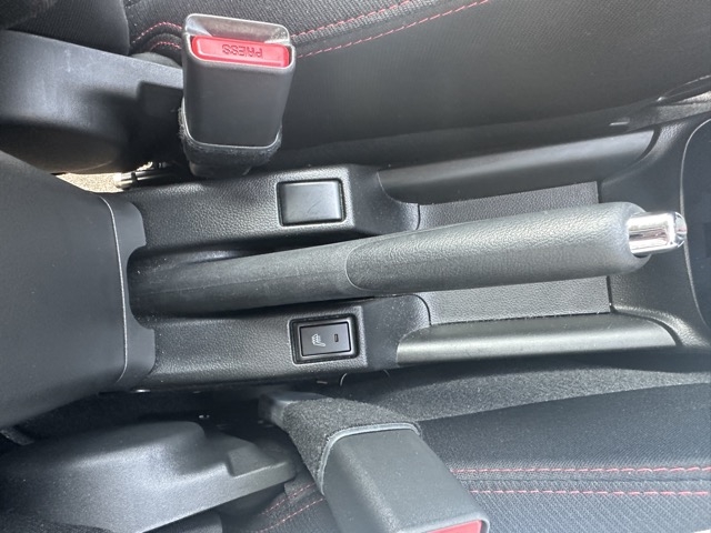 スイフト(スズキ)中古車 18