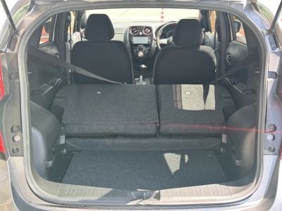 ノート(ニッサン)中古車 内外装写真他２