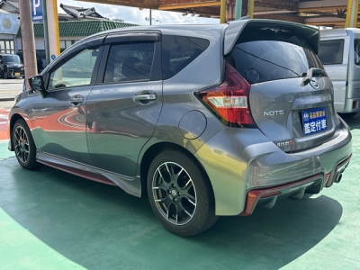 ノート(ニッサン)中古車 後方
