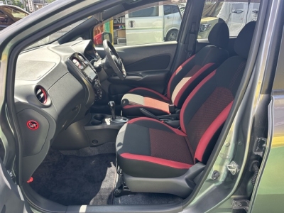 ノート(ニッサン)中古車 前席内装