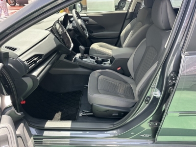 インプレッサ(スバル)中古車 前席内装