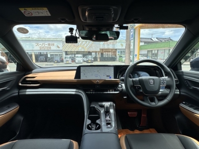 クラウンクロスオーバー(トヨタ)中古車 内外装写真