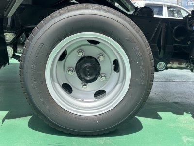 キャンター(三菱)登録済未使用車 内外装写真他２