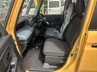 スペーシアベース(スズキ)中古車 前席内装
