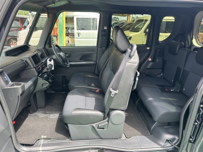 タントカスタム(ダイハツ)中古車 後席内装