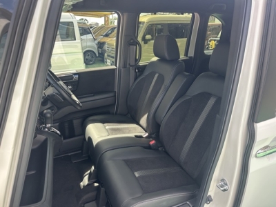 N-BOXカスタム(ホンダ)中古車 前席内装