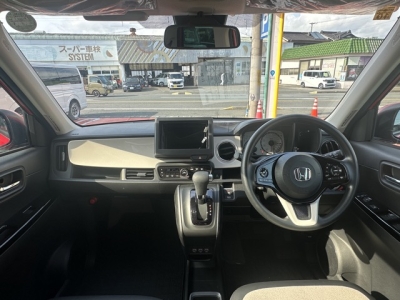 N-ONE(ホンダ)中古車 後席から見た前席