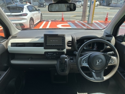 N-WGN(ホンダ)中古車 後席から見た前席
