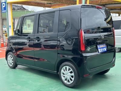新型N-BOX(ホンダ)届出済未使用車 後方
